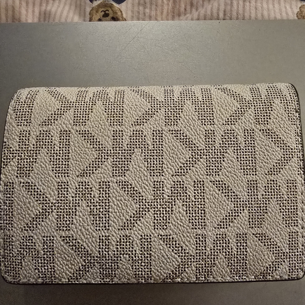 Michael Korrs Bifold Wallet - Picture 2 of 6